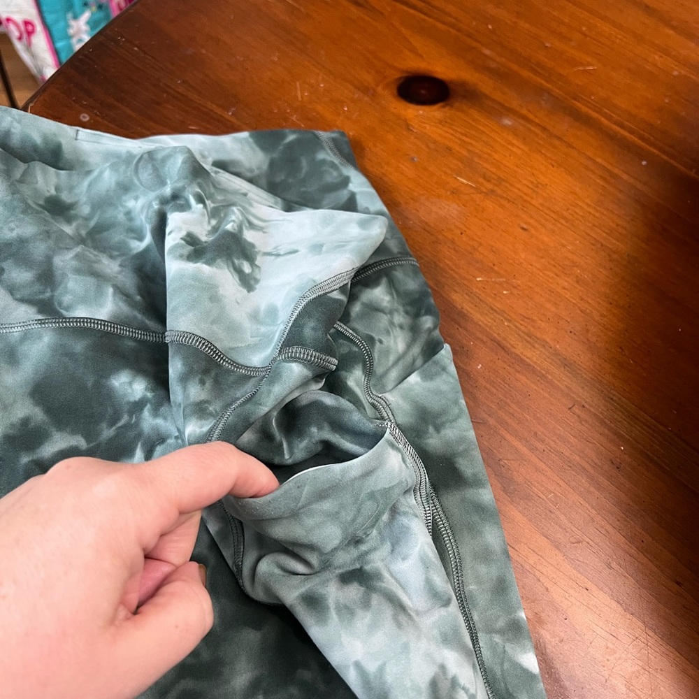 Excellent used condition Lululemon leggings sz 20 - Picture 5 of 6